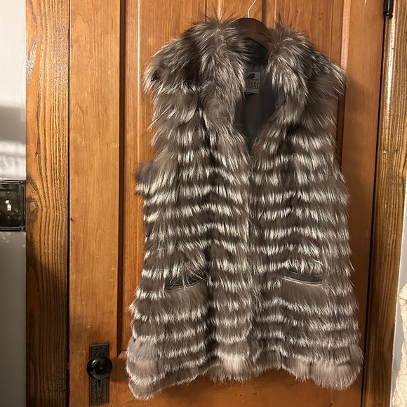 Luxury Blue Duck Silver Fox Vest - Picture 1 of 6